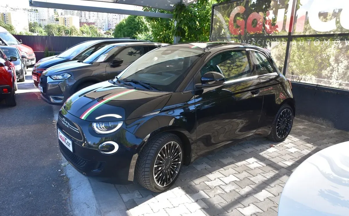 fiat-500e-42-kwh-automatico-001-005 Fiat 500 e 42 KWH Icon Elétrico Usado Semi-Novo - Image 1